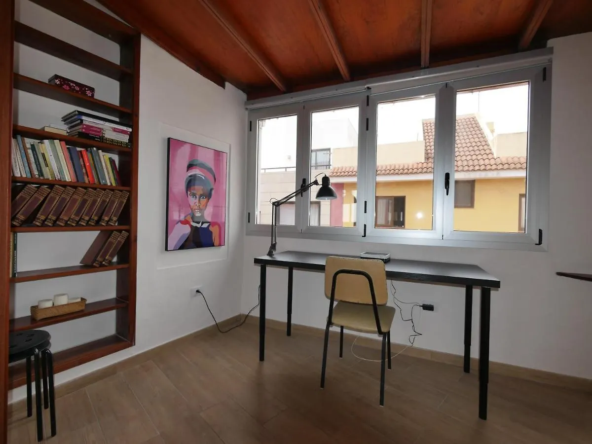 Petite Maison, La Laguna La Laguna